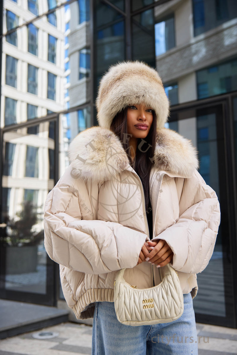 пуховик с мехом лисы, oversize — молочный (1)